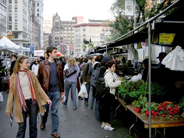 How does street markets improve the city 