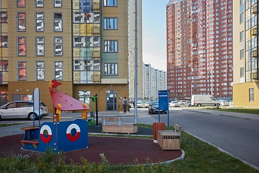 Residential buildings on Vertoletchikov street, Moscow (2020)