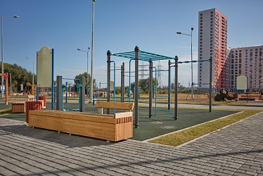 Residential buildings on Vertoletchikov street, Moscow (2020)