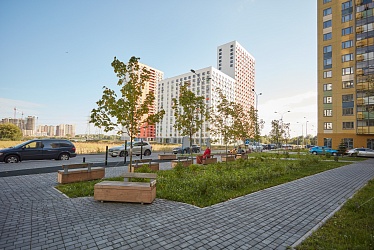 Residential buildings on Vertoletchikov street, Moscow (2020)