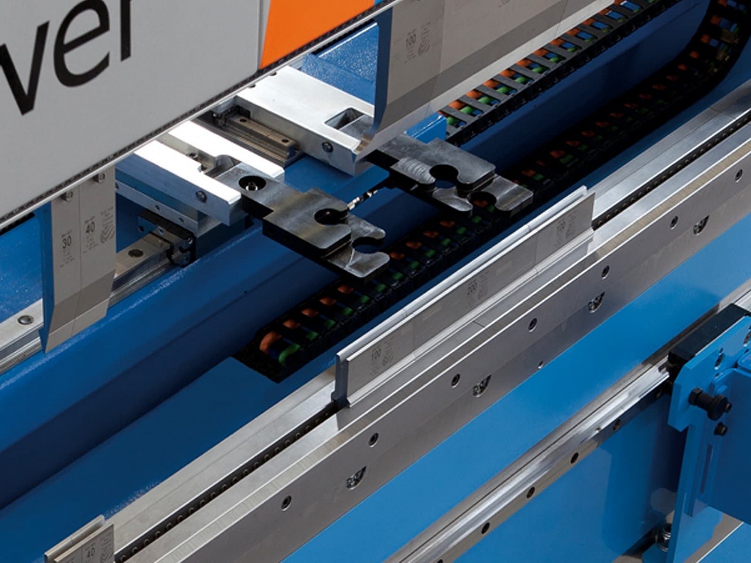 Precision sheet metal bending